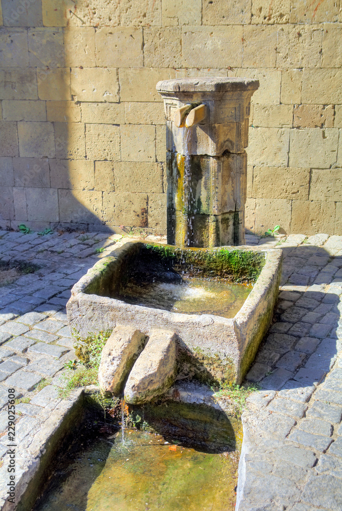 Φωτογραφία Well  in the Inner City of Baku, Azerbaijan