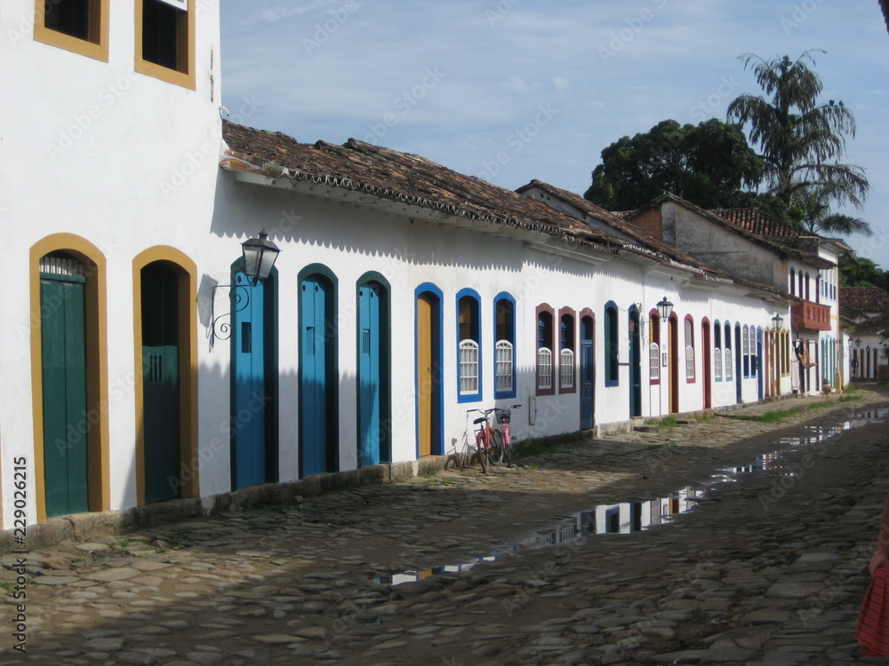Coloured doors, Brasil