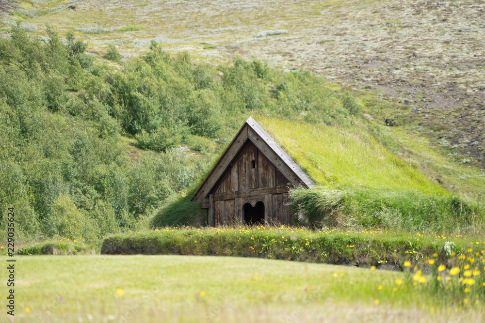 Kapelle - Stöng und das Saga-Age-Farmhouse im Þjórsárdalur-Valley /Süd-Island