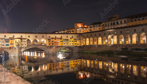 Pone Vecchio over Arno river in Florence, Italy