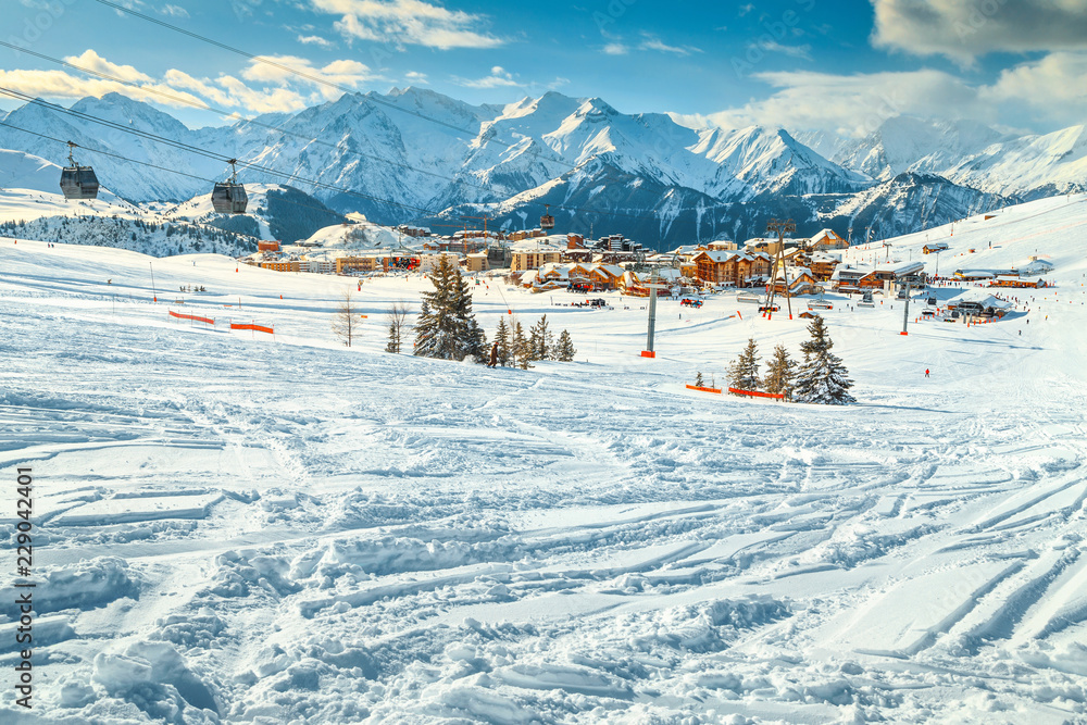Fantastic easy ski slope in French Alps, Alpe d Huez