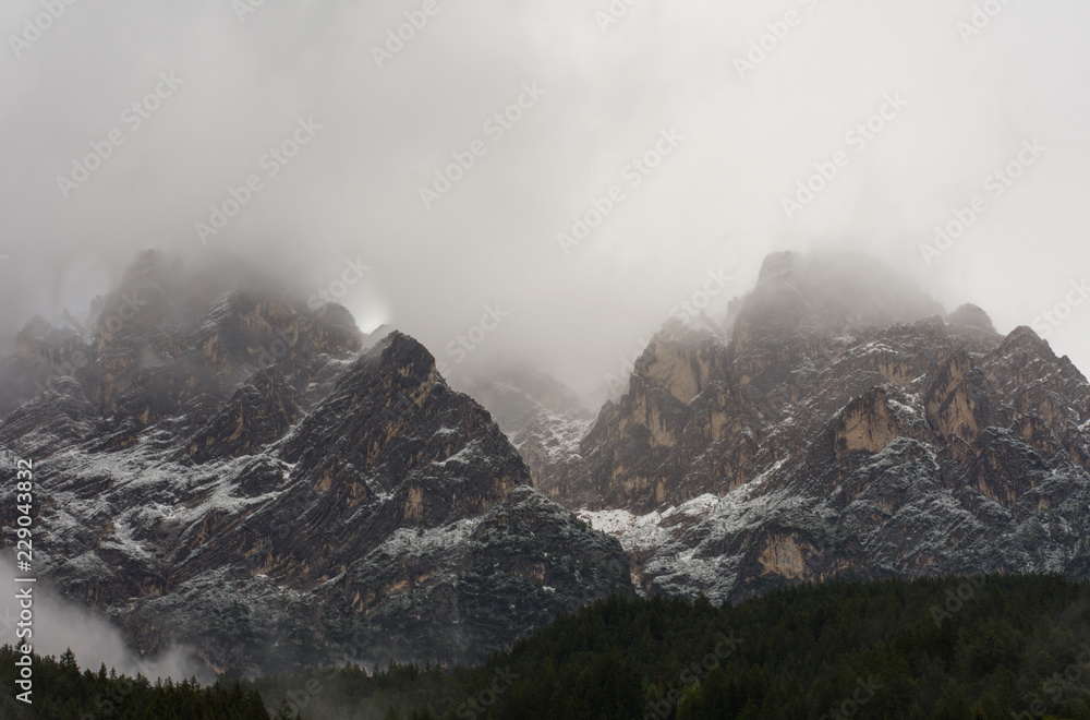 Monte Antelao, Re delle Dolomiti, patrimonio Unesco. Con la cima nella nebbia