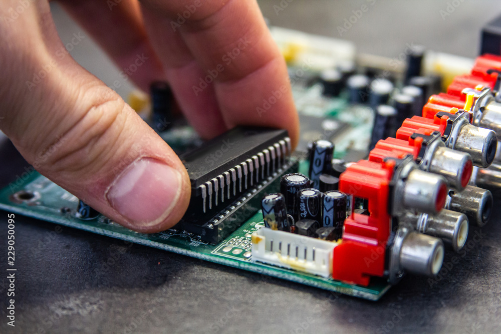 Installation of processor in hardware Installation of processor in hardware