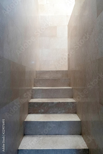 Stufen; Treppe; Stein; Mausoleum; Aufwaerts; Steps; Stone; Up