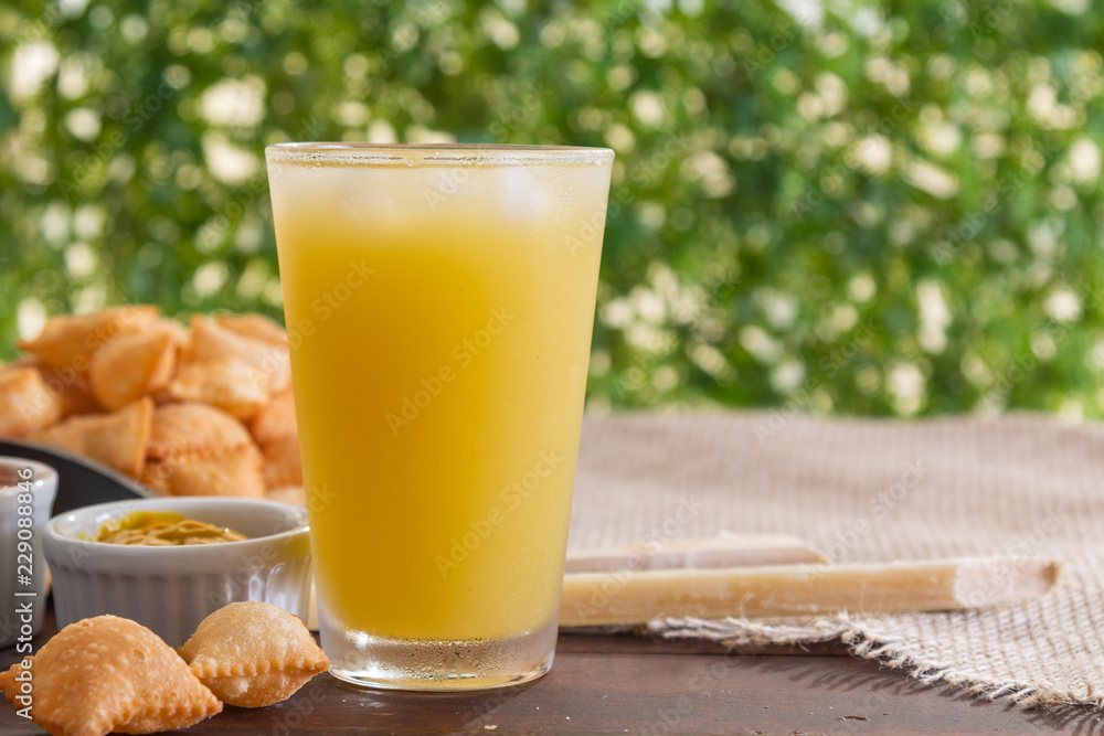 fair pie with sugar cane juice fair pie with sugar cane juice