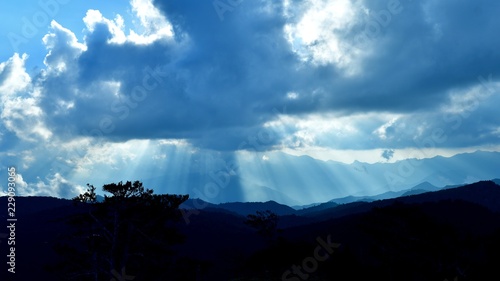 大台ケ原山で見た神秘的な光芒（天使の階段）