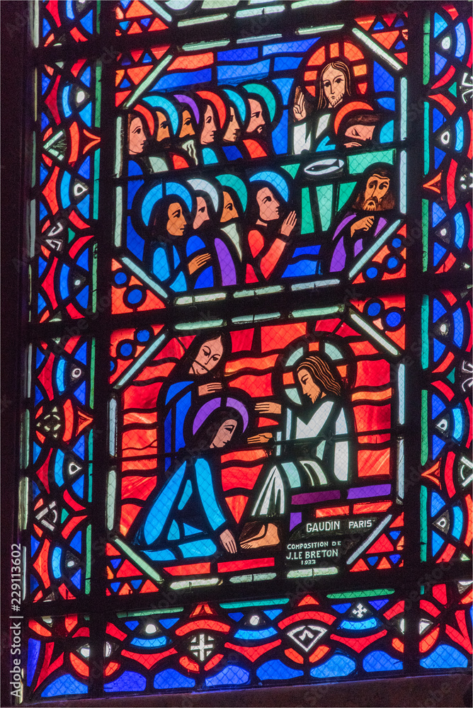 vitraux de la cathédrale d'Amiens en France