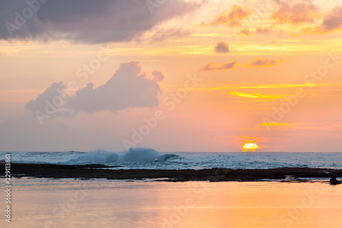 Fototapeta Naklejka Na Ścianę i Meble -  Reef Sunset, Kauai