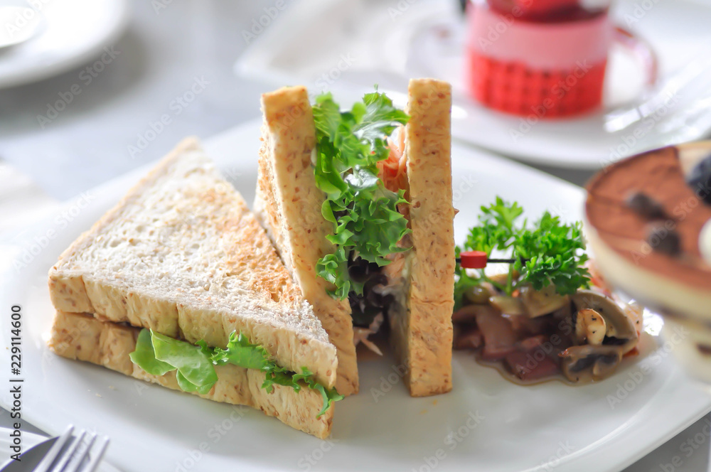 mushroom sandwich or tuna sandwich