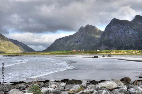 Skagsanden, Flakstad, Lofoten, Strand, Sandstrand, Ebbe, Flakstadøya, Vareisundet, Fjord, Nerskagen, Flakstadveien, E10, Norwegen, Nordland, Wolken, Herbst photo