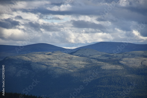 Norwegen, Tron, Sender, Berg, Gipfel, Straße, Schotterstraße, Maut, Mautstraße, Islandmoos, Tronfjell, Alvdal, Fluss, Glåma, Hedmark, Tal, Østerdalen, Tynset, Vestfjell photo