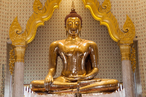 Obraz na płótnie The Golden Buddha at Wat Traimit w salonie