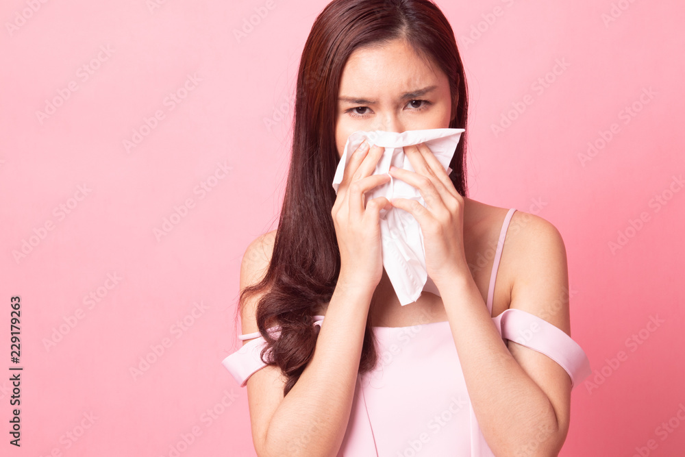 Young Asian woman got sick and flu.