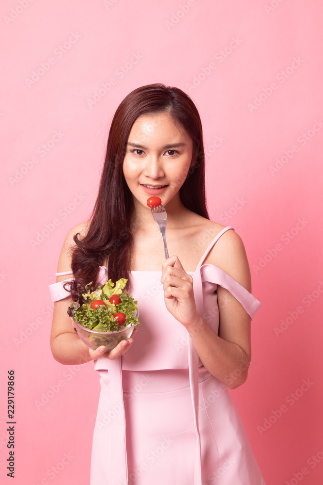 Asian woman hate salad.