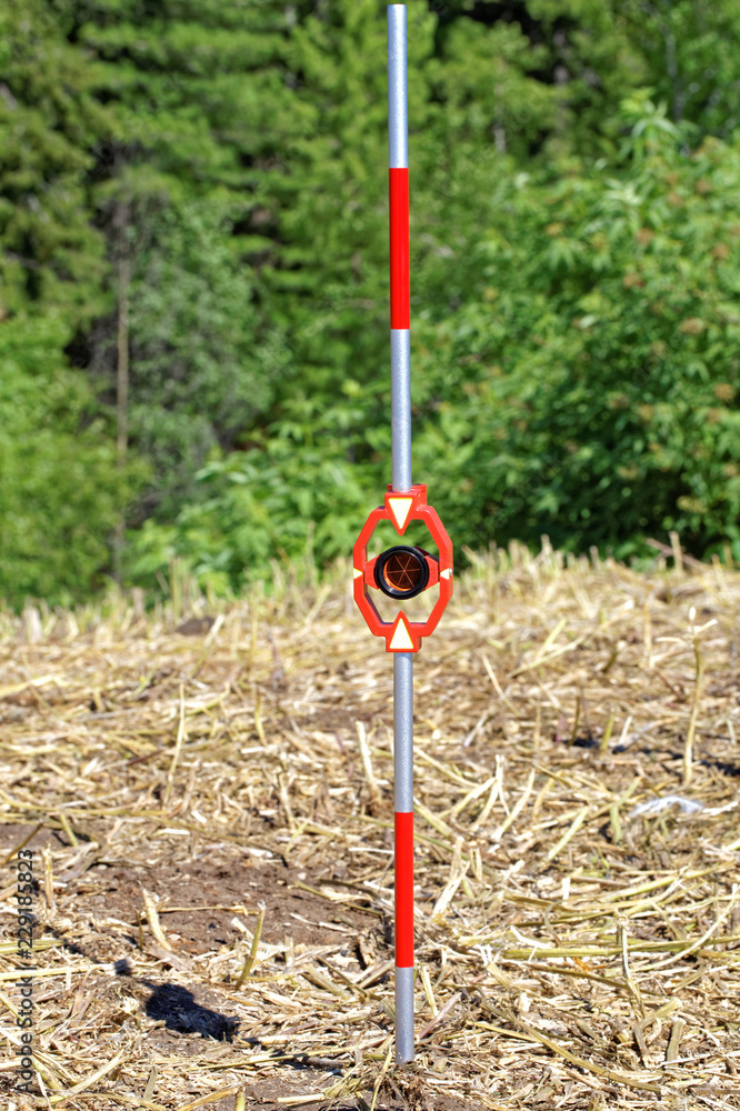 Practical use outdoor of mini-prisms on the mini-milestone for total station