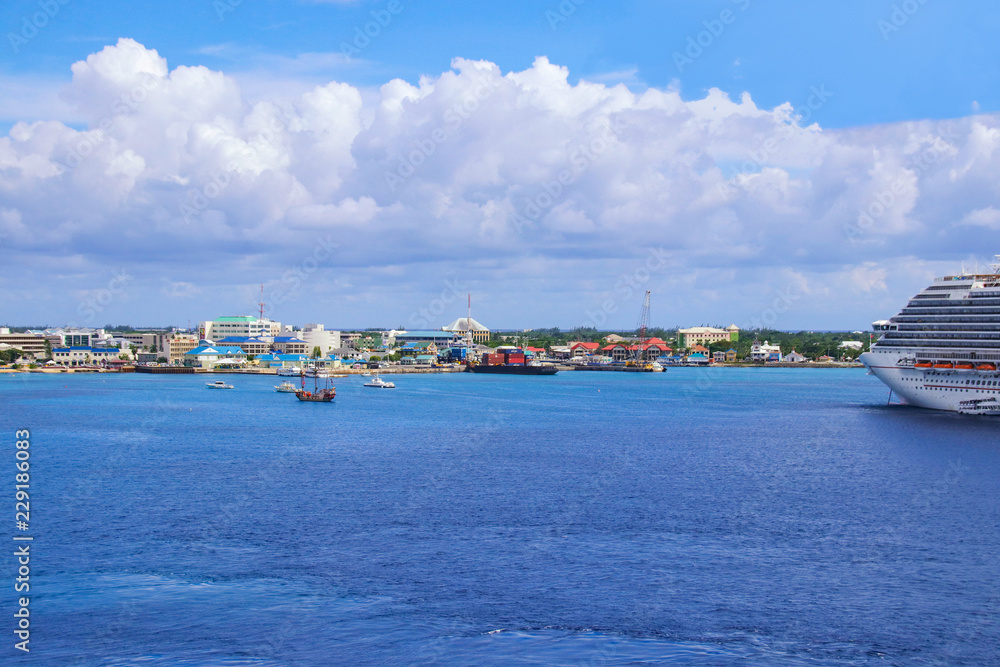 Grand Cayman Inseln, Blick von einem Kreuzfahrtschiff