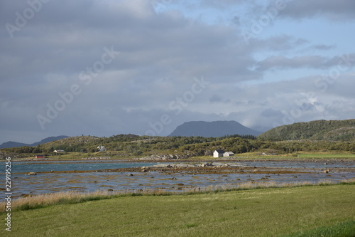 Norwegen, Vennesund, Fv 17, Kystriksveien, Küstenstraße, Straße, Storvika, Fjord, Lingværfjorden, Bindalsfjorden, Ebbe, Ufer, Küste, Nordland, Brønnøysund photo