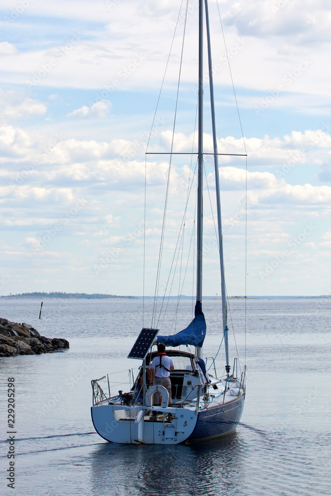 Naklejka premium Sailboat on sea