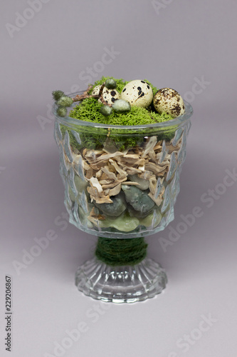 Ostergedeck mit Wachteleiern