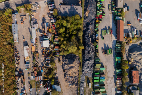 Luftbild mit Blick auf einen Bauhof und Wertstoffhof