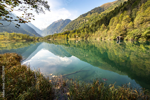 Wallpaper Mural Klammsee nach Sonnenaufgang, Kaprun Österreich Torontodigital.ca