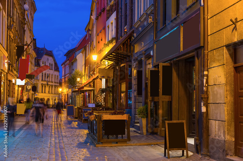 Fototapeta Naklejka Na Ścianę i Meble -  Streets of Torun in evening