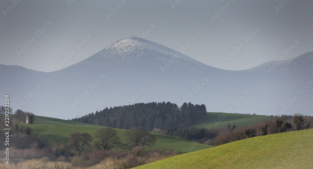 Fototapeta premium Winter Approaches Mourne Mountains