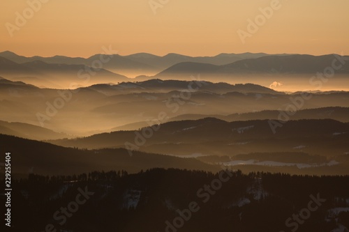 Fototapeta Naklejka Na Ścianę i Meble -  Sunrise above mountains