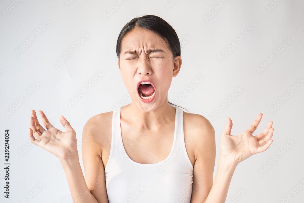 Φωτογραφία Portrait of angry pensive mad crazy asian woman screaming out (expression, facial), beauty portrait of young asian tan woman