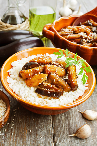 Chicken with eggplants and rice