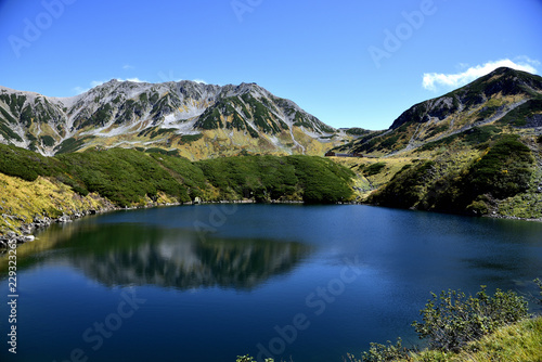 Fototapeta Naklejka Na Ścianę i Meble -  Tateyama Kurobe alpine route; lake mikuriga-ike in Murodo
