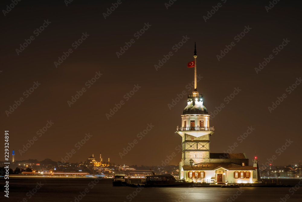 Obraz premium Maiden's Tower At Night, Istanbul, Turkey