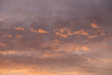 Wolkengebilde am Abendhimmel