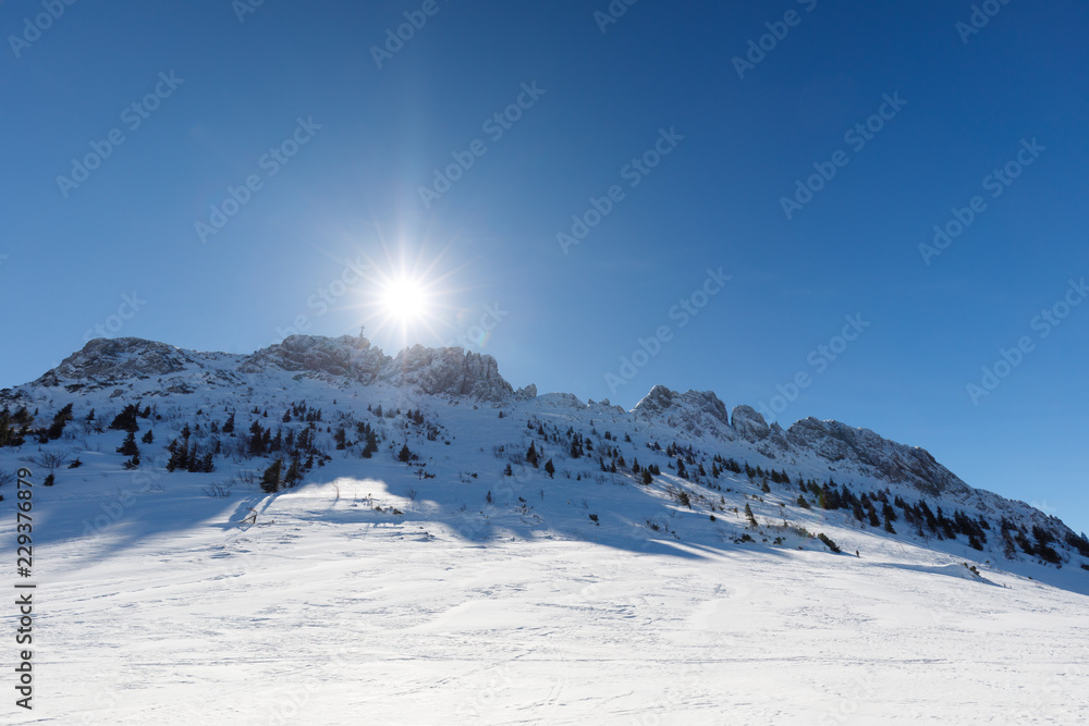 Fototapeta premium summit of mountain kampenwand on a sunny winter day, bavaria,