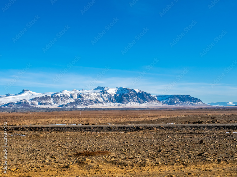 Fototapeta premium Scenic view of nature in winter, Iceland