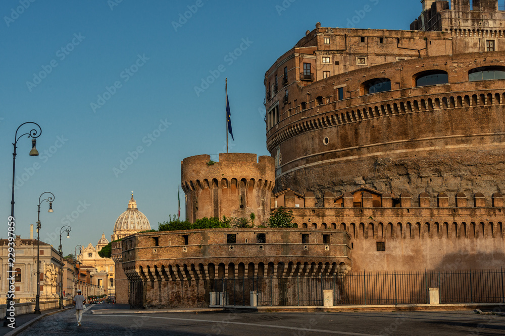 Perspektiven aus Rom - Blick auf die Engelsburg - Castel Sant'Angelo, Rom, Italien