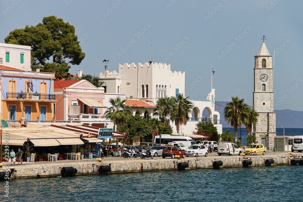 Fototapeta premium Hafen von Symi in Giechenland