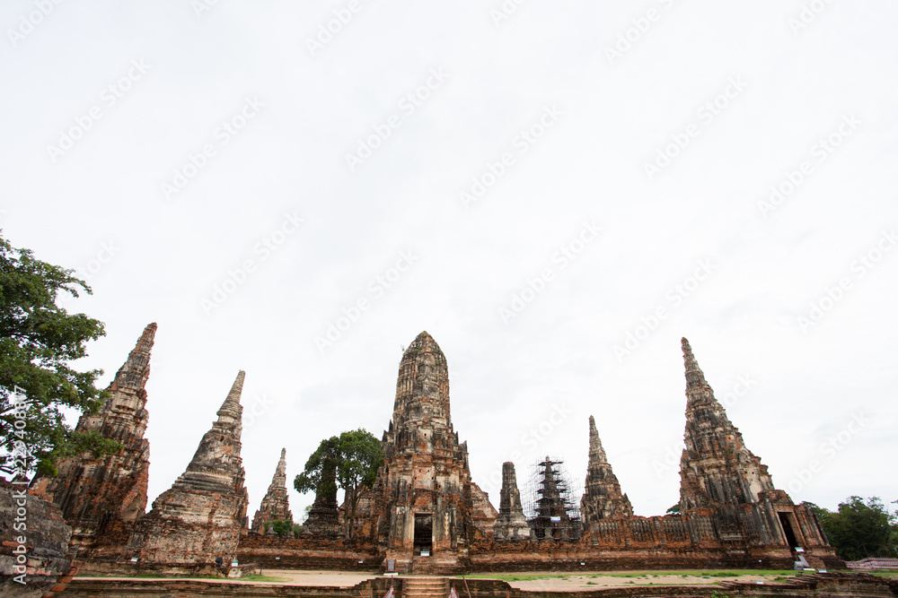 Fototapeta premium ancient temple in ayutthaya thailand