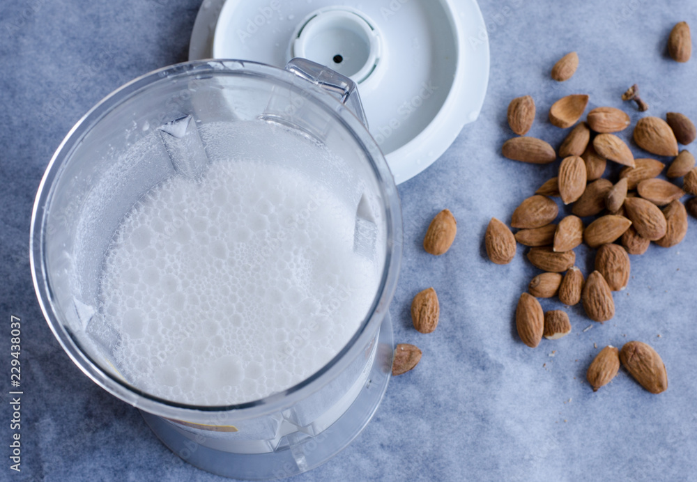 Almond milk blender Almond milk blender