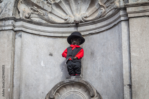 statue