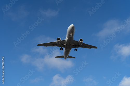 Commercial Plane landing in Los Angeles