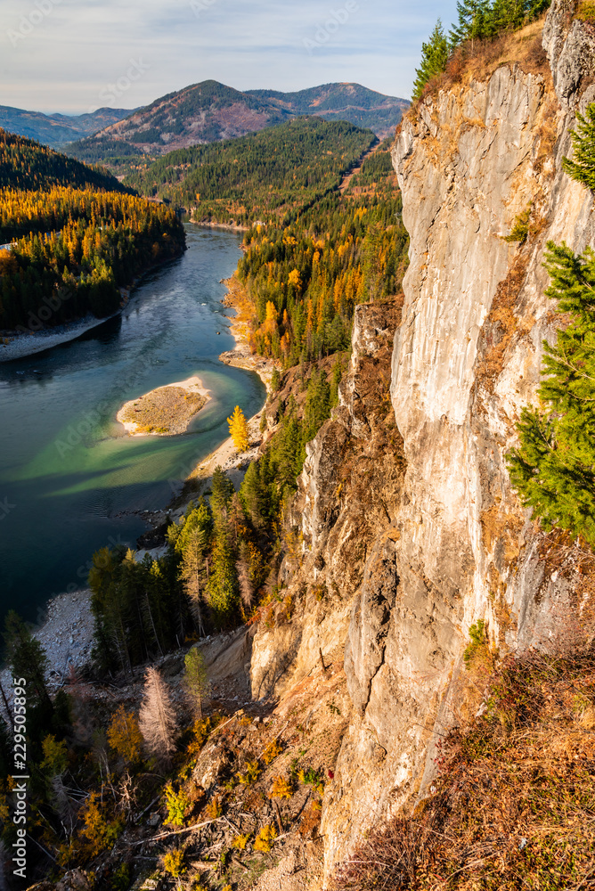 Naklejka premium Pend Oreille River at Boundary Dam in Northeastern Washington State. USA.