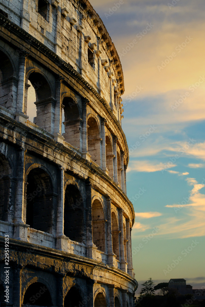 Roma - Colosseum at sunrise