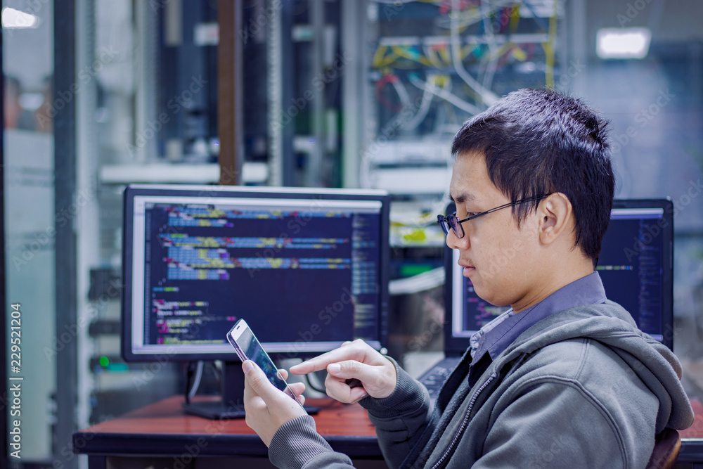 Programmers who are testing application security developed on the smartphone. Because cyber threats are violent and can cause serious damage. Programmers who are testing application security developed on the smartphone. Because cyber threats are violent and can cause serious damage.