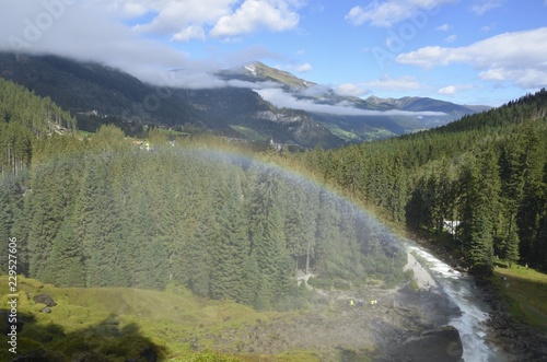Regenbogen über dem Krimmler-Wasserfall