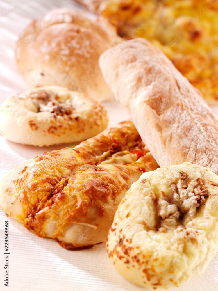 ITALIAN BREADS ITALIAN BREADS