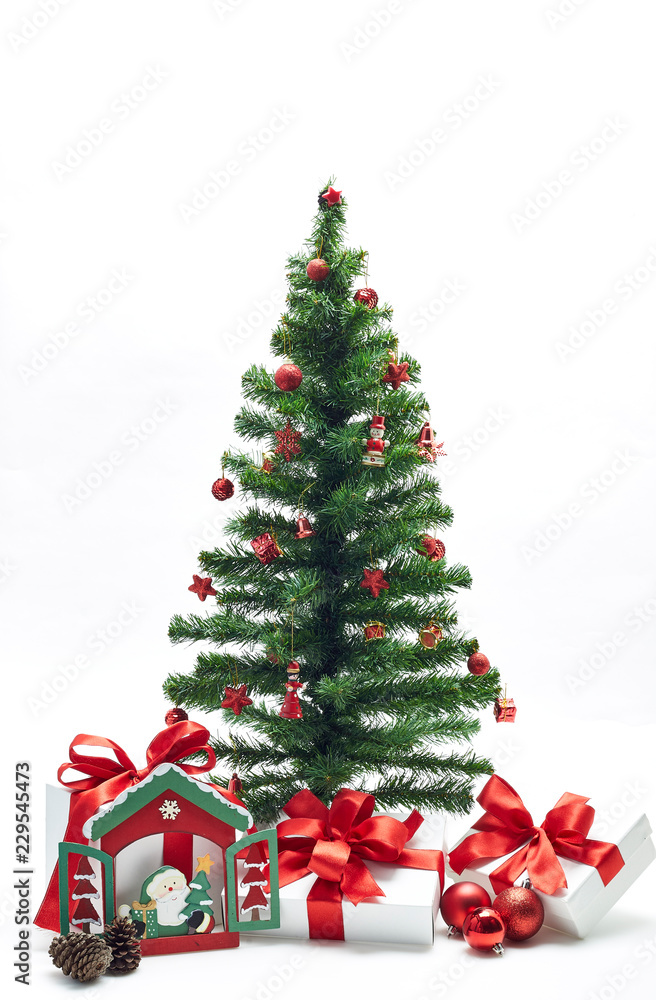 Christmas tree with red decorations