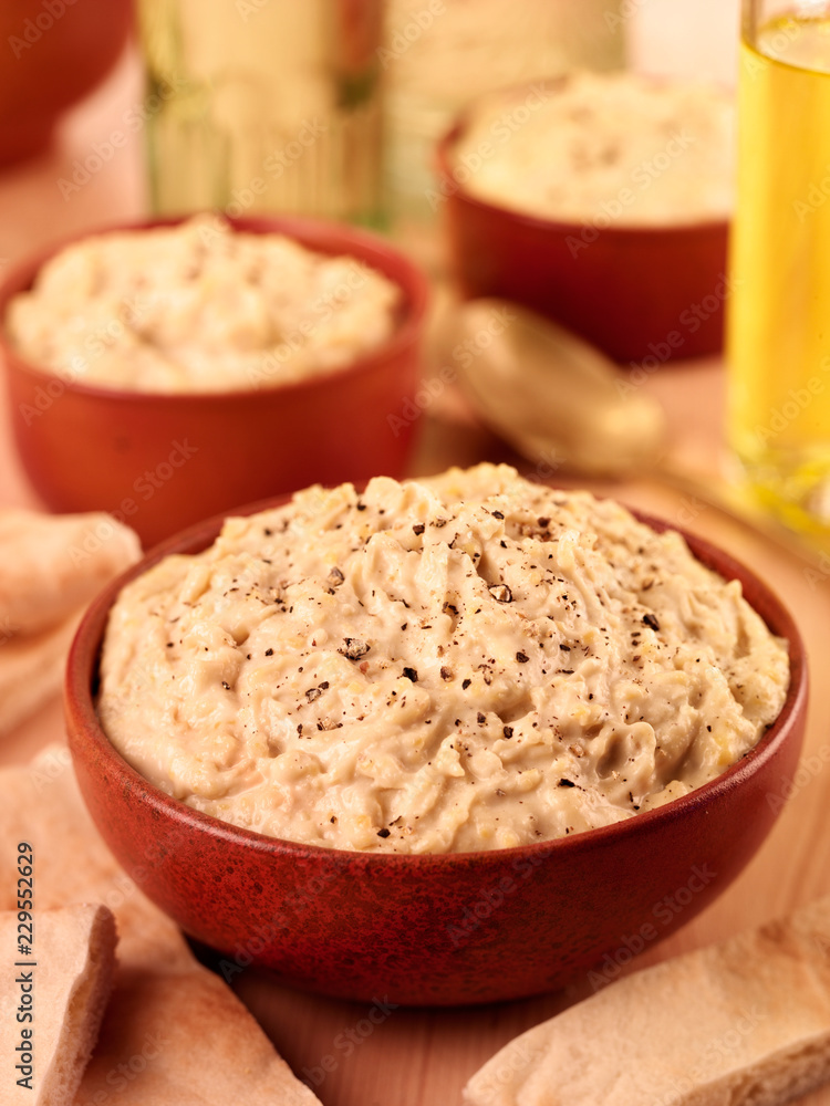 HOUMOUS HOUMOUS