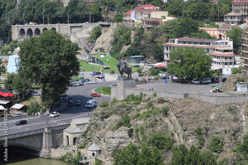 Statue of founder of Tbilisi city Vakhtang Gorgasali photo