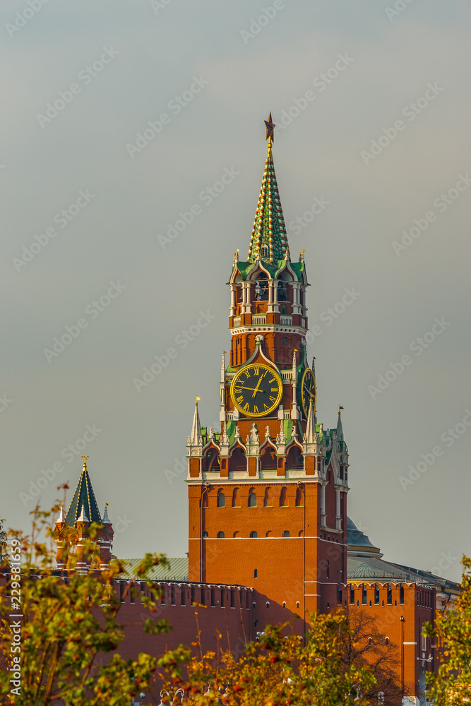 Fototapeta premium Spasskaya (Savior) tower of Moscow Kremlin